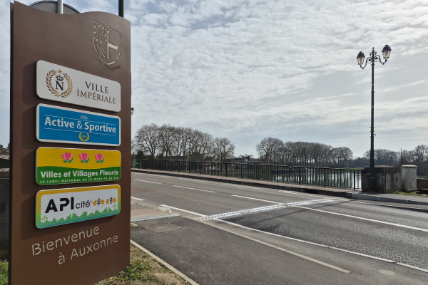 Totem entrée de ville labels