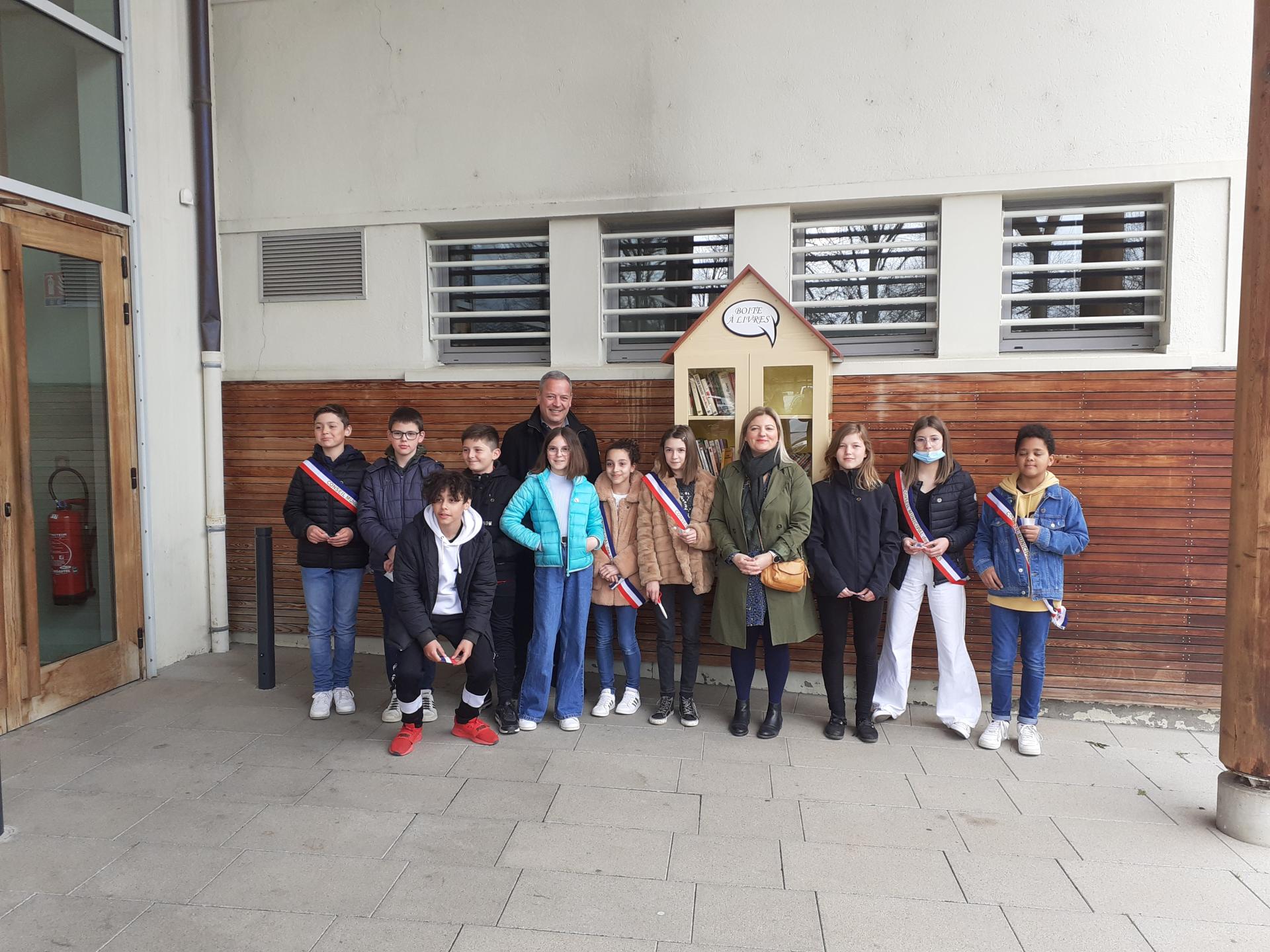 Inauguration de la boîte à livres / grainothèque d'Auxonne