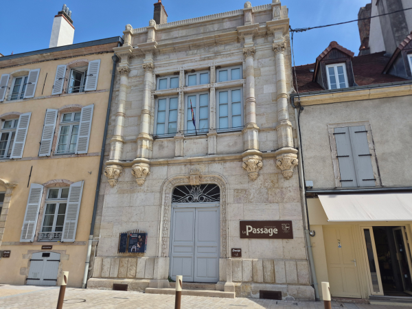Le Passage